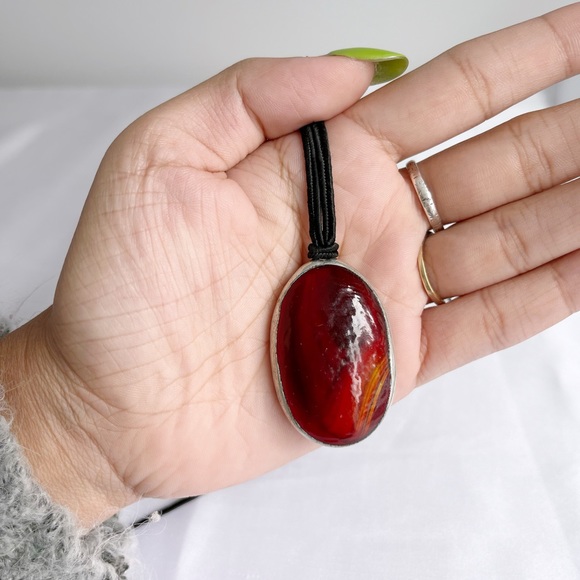 Vintage Red Agate Gemstone Pendant - Picture 5 of 9
